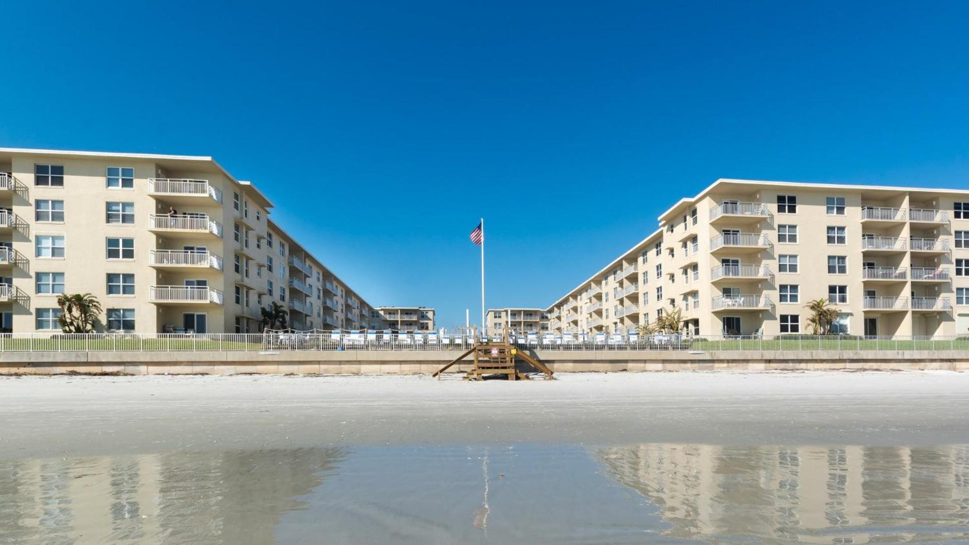Amazing Views Of The Ocean And Pool From This Top Floor Beach Retreat! ニュー・スマーナ・ビーチ エクステリア 写真