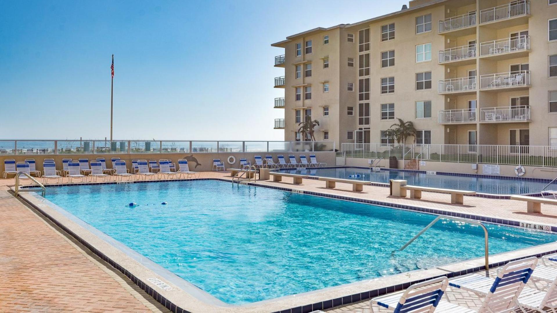 Amazing Views Of The Ocean And Pool From This Top Floor Beach Retreat! ニュー・スマーナ・ビーチ エクステリア 写真