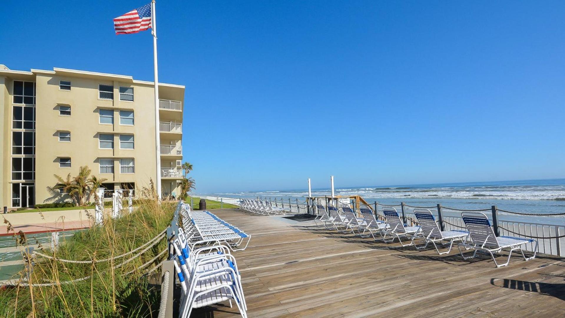 Amazing Views Of The Ocean And Pool From This Top Floor Beach Retreat! ニュー・スマーナ・ビーチ エクステリア 写真